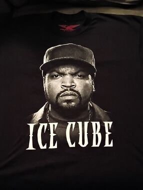 ICE CUBE   On The Front With A Full Face Portrait On black Tee Size XL